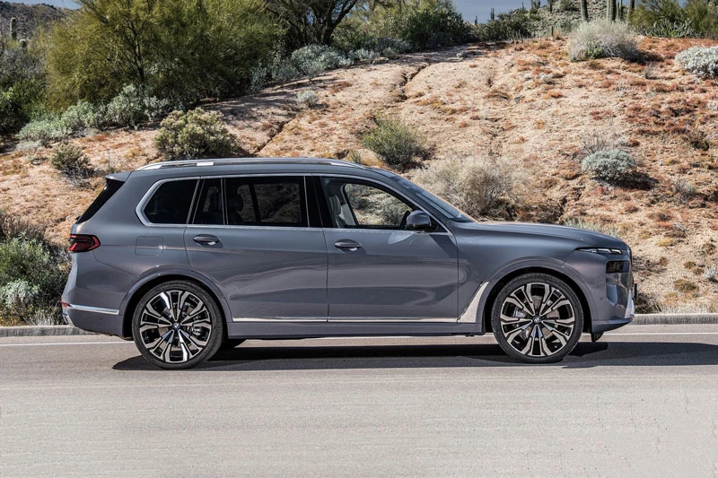 5. BMW X7.