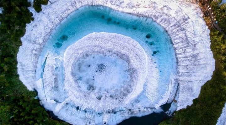 Kỳ ảo Hồ Mắt Rồng chỉ xuất hiện đúng một lần trong năm - 4