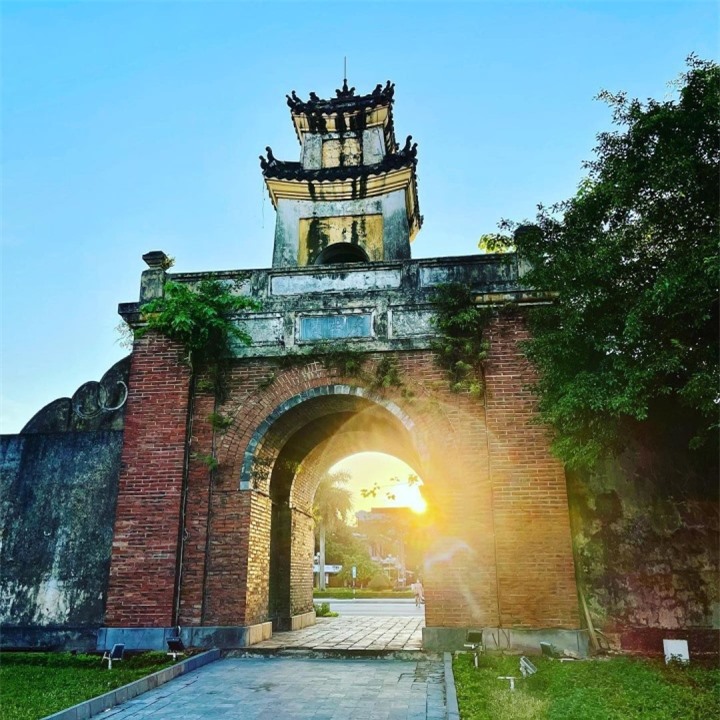 Ngắm tòa thành cổ gần 400 tuổi ở Quảng Bình từng vang danh cả nước một thời - 1