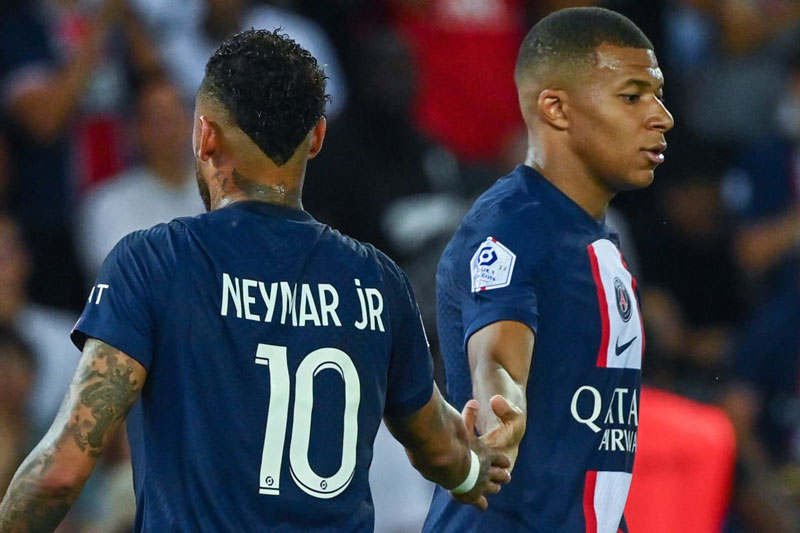 Sếp lớn PSG lên tiếng về tin đồn Mbappe đòi bán Neymar