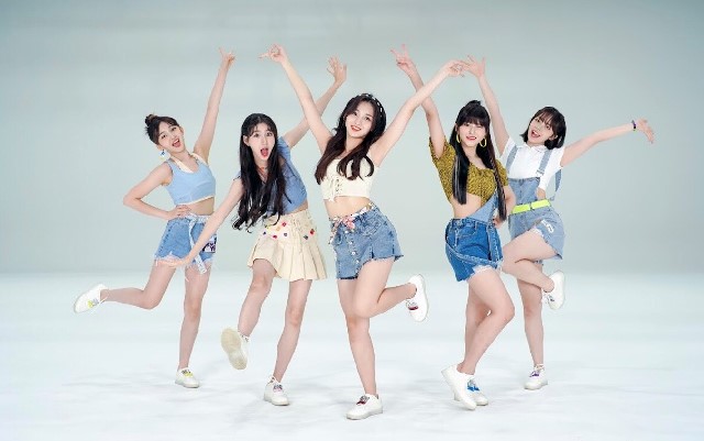 Nhóm nhạc KPOP tham gia biểu diễn tại phố đi bộ Trịnh Công Sơn