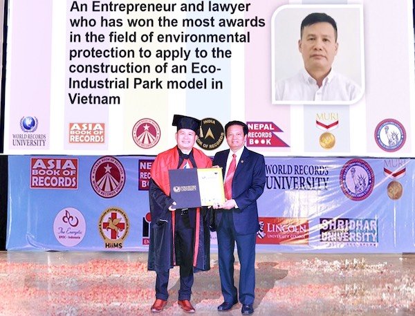 Tiên phong bảo vệ môi trường, luật sư Phạm Hồng Điệp được Liên minh Kỷ lục Thế giới vinh danh