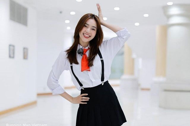 Bất ngờ với style 'sinh viên' của sao Việt: Hương Giang trẻ trung, Lan Ngọc ngọt ngào