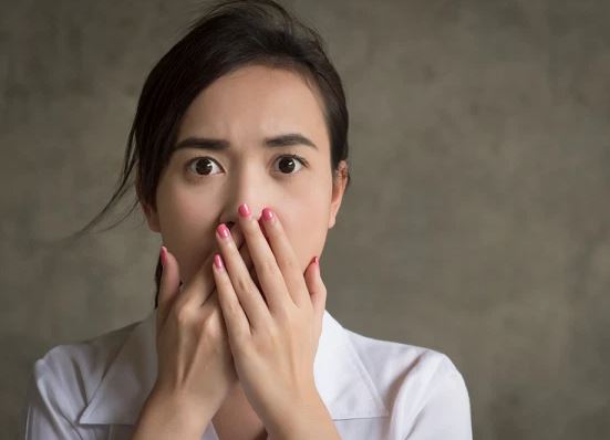 Bố mẹ chồng mở tiệc ăn mừng, vợ chồng tôi ngơ ngác với "que thử thai 2 vạch", đến khi tìm ra thủ phạm thì cả nhà náo loạn một phen