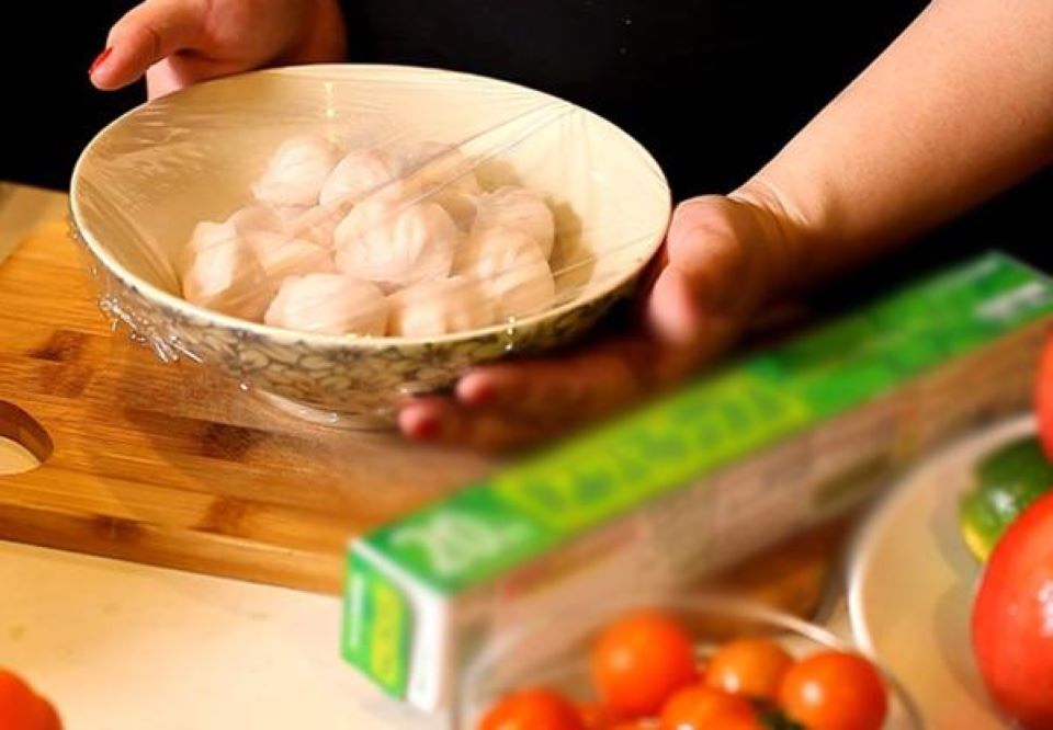 6 sai lầm khi sử dụng màng bọc thực phẩm gây hại cho cả nhà