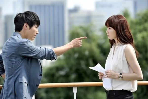 Chồng cho cô bạn thân vay tiền, vợ choáng váng khi biết vì sao chồng không dám đòi còn muốn xóa nợ cho bạn