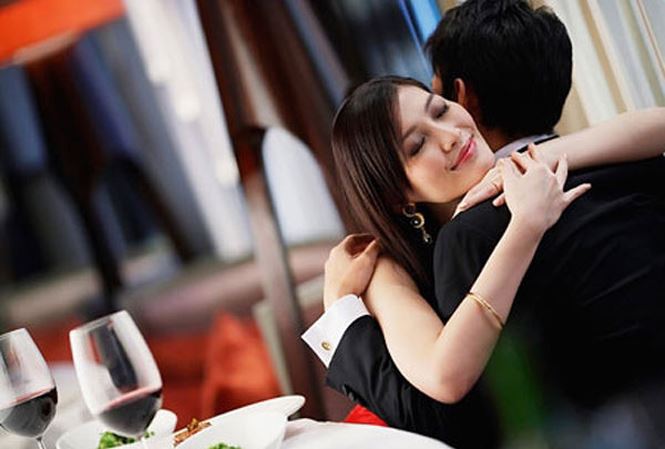 Gái làm thuê chủ động 'thả thính', chồng tôi lập tức 'sảy chân'