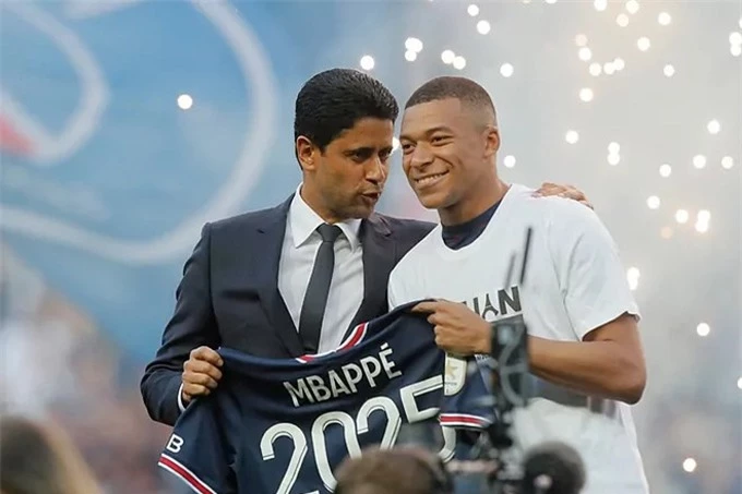 Mbappe đang bị ảo tưởng quyền lực sau khi được PSG ký hợp đồng mới