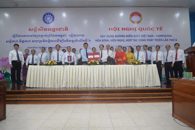 Việt Nam - Campuchia xây dựng đường biên giới hòa bình, hữu nghị, hợp tác cùng phát triển