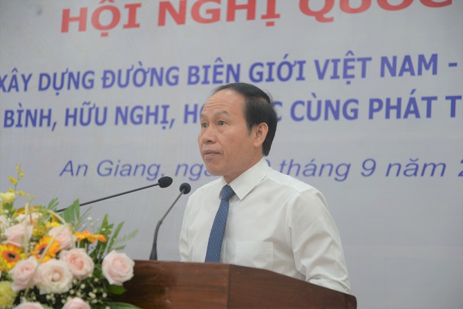 ông Lê Tiến Châu, Ủy viên Trung ương Đảng, Phó Chủ tịch, Tổng Thư ký Ủy ban Trung ương MTTQ Việt Nam