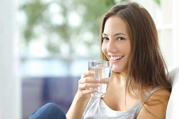 Tại sao uống nước lọc giảm cân lại được nhiều chị em lựa chọn