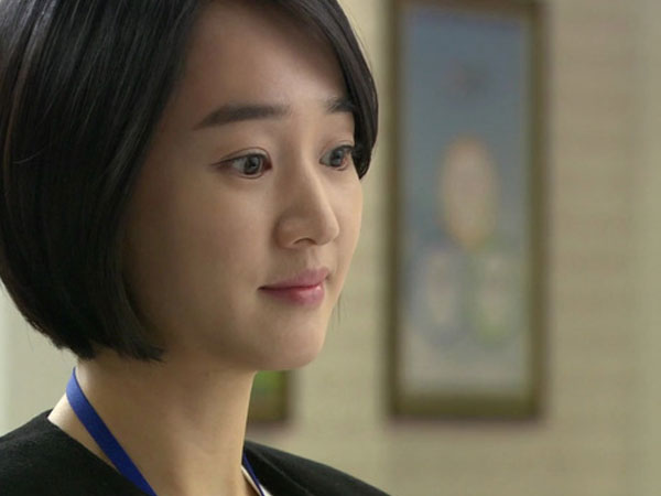 Nhìn đĩa thịt gà chỉ còn xương mà tôi tức thay bố mẹ chồng