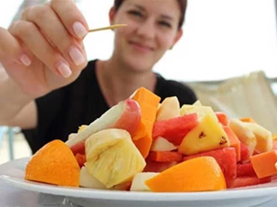 Tác hại đáng sợ của việc ăn hoa quả sau bữa ăn