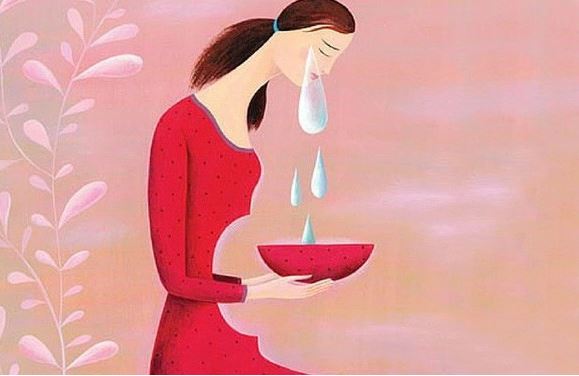 Thấy mẹ chồng hay khóc lóc lúc nửa đêm, em lén theo dõi và phát hiện bí mật kinh hoàng nhưng không dám nói với ai