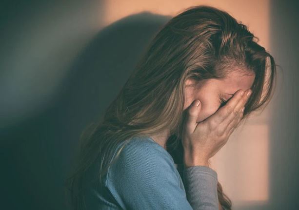 Đêm ấy, giữa trời mưa tầm tã, mẹ chồng bắt tôi phải từ bỏ giọt máu của chính mình cùng lời tuyên bố phũ phàng