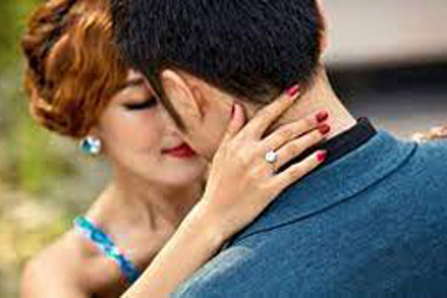 Gái quán bar mang bầu đến tận nhà đòi danh phận, chồng một mực kêu bị... 'lừa tình'