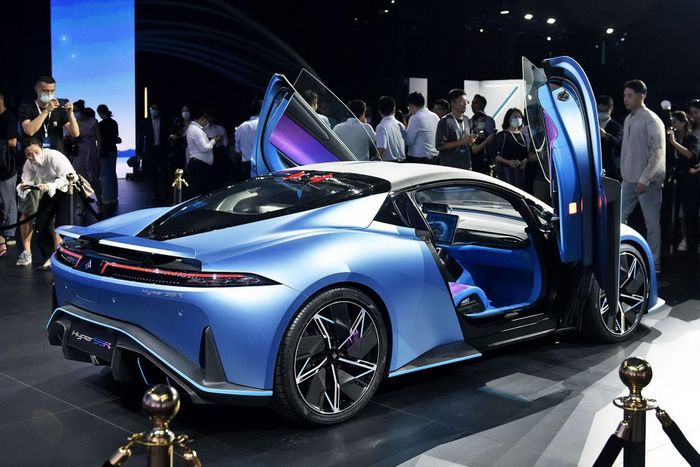 Siêu xe điện đầu tiên của Trung Quốc có công suất 1.225 mã lực, giá từ 183.000 USD