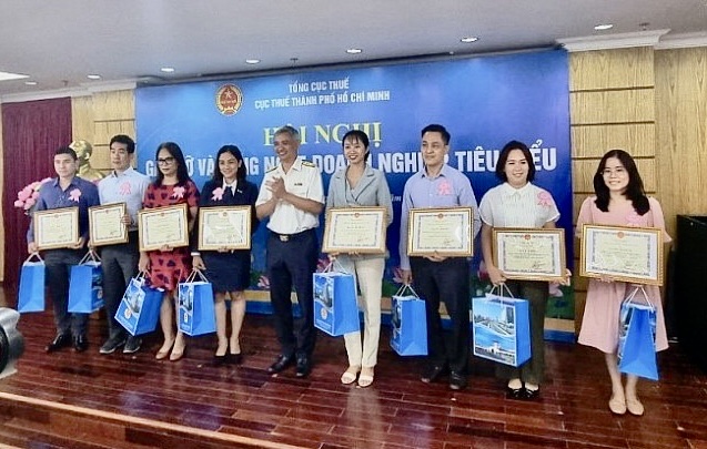 TP Hồ Chí Minh tuyên dương 43 doanh nghiệp thực hiện tốt nghĩa vụ thuế