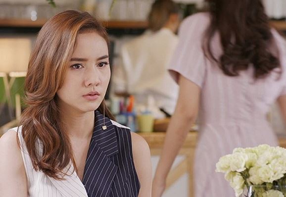 Dọn dẹp nhà cửa, tôi nhặt được lọ thuốc bổ giấu dưới nệm mẹ chồng, mở ra bên trong lại chứa một bí mật khiến cả nhà choáng váng