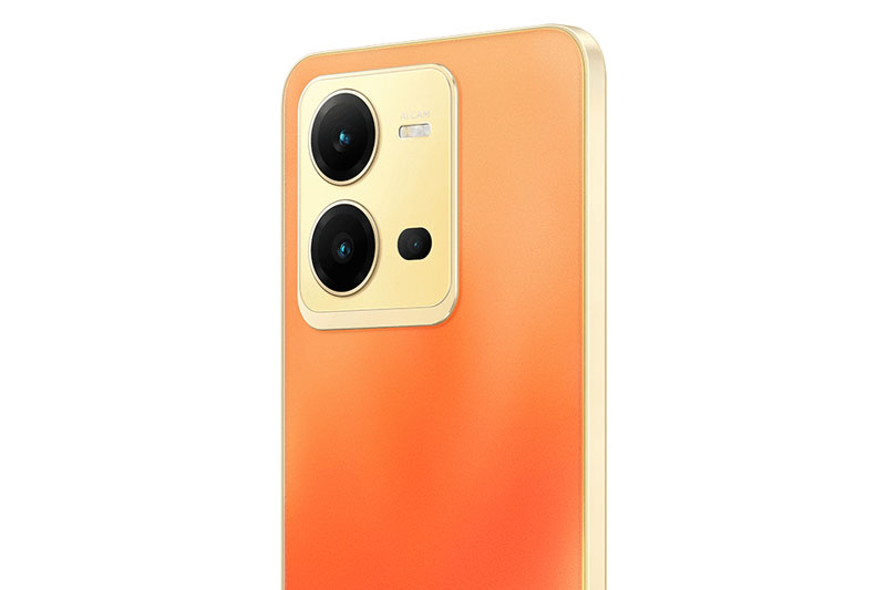 Smartphone chip Dimensity 900 5G, RAM 12 GB, sạc siêu tốc, giá hơn 10 triệu đồng