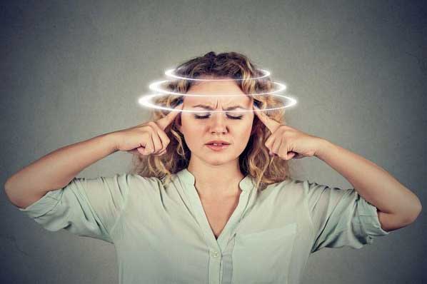 Thường xuyên chóng mặt đừng chủ quan, có thể bạn đang mắc 1 trong 7 vấn đề sức khỏe này