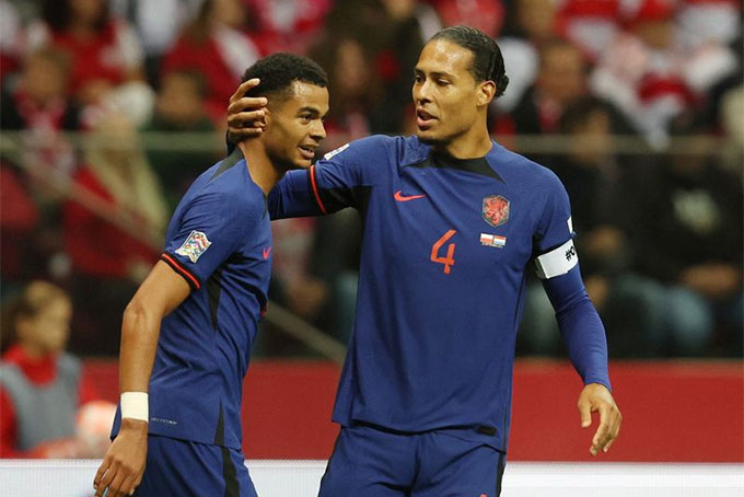 Lewandowski 'tịt ngòi', Ba Lan bại trận trước Hà Lan