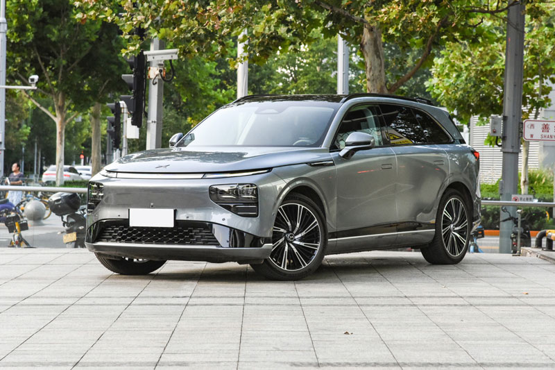 SUV chạy điện sạc nhanh nhất thế giới: Sạc 5 phút đi được 200 km, giá từ 1 tỷ đồng