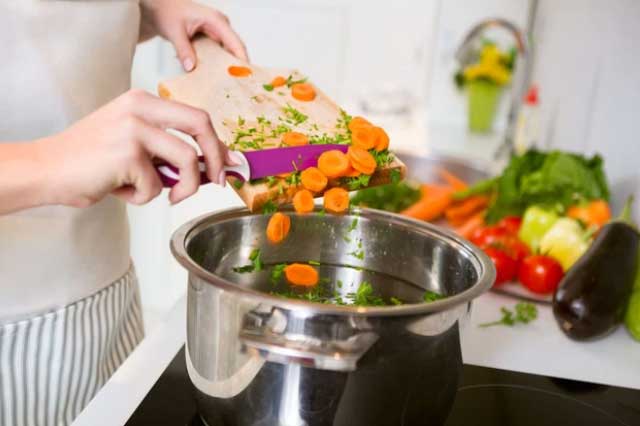 Đừng tưởng cứ ăn rau là tốt, ăn kiểu này còn gây hại gấp đôi, gan cũng “biểu tình”