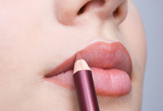 Mẹo hay giúp bạn nâng cao tay nghề đánh son