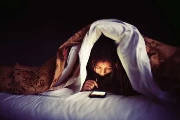 Sau 9 giờ tối đừng dại làm 4 việc khiến nội tạng tổn thương, cơ thể nhanh lão hóa già nua xấu xí