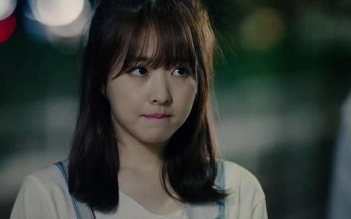 Bị chê "chồng lương 30 triệu, dâng tận miệng vẫn ngoại tình được", chị dâu khóc tức tưởi nói ra lời cay đắng