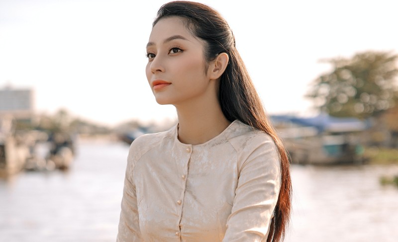 Lâm Thu Hồng dậy từ 3h sáng "săn ảnh" để giới thiệu vẻ đẹp miền Tây đến The Miss Globe 2022