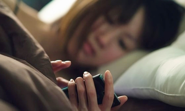 Em đồng nghiệp đăng story xóa 3/4 bức ảnh nhưng nào ngờ tôi phát hiện dấu vết ngoại tình của chồng