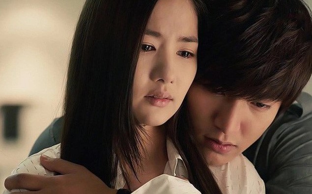 Đi mua nội y với cô bạn thân, tôi đọc nhầm số điện thoại tích điểm để rồi bẽ bàng với phản ứng của nhân viên, sau đó lật tẩy trò ngoại tình của chồng ngoạn mục