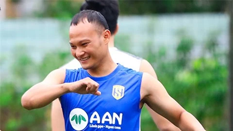 ‘Siêu hậu vệ’ của ĐT Việt Nam trở lại tập luyện, báo tin cực vui cho HLV Park 