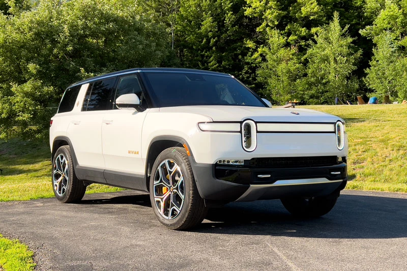 10. Rivian R1S (phạm vi hoạt động tối đa/lần sạc: 509 km).