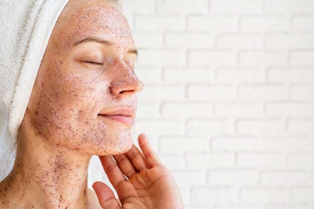 Chuyên gia bật mí cách chăm sóc da tốt nhất cho phụ nữ trên 50 tuổi