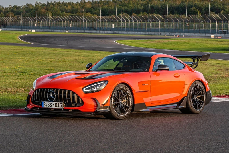 6. Mercedes-AMG GT Black Series (giá khởi điểm: 325.000 USD).