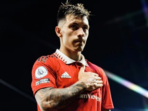 Lisandro Martinez đáp trả những chỉ trích hồi đầu mùa