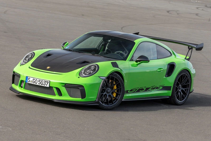 8. Porsche 911 GT3 RS Weissach (giá khởi điểm: 257.320 USD).