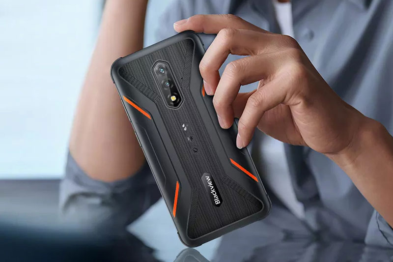 Smartphone ‘nồi đồng cối đá’, pin 5.180 mAh, RAM 4 GB, giá gần 5 triệu đồng