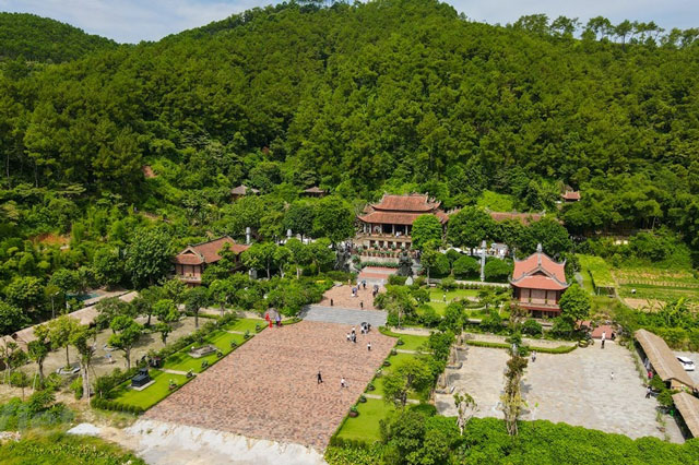 Khám phá Địa Tạng Phi Lai Tự - Ngôi chùa đẹp quên lối về ở Hà Nam