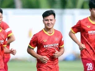 Quang Hải muốn thi đấu cho ĐT Việt Nam ở AFF Cup, đợi ý kiến của Pau