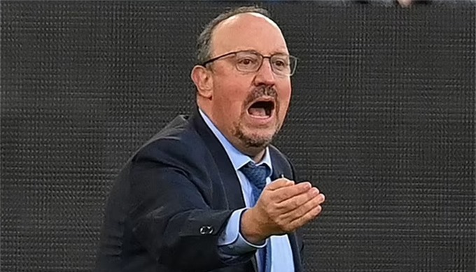 HLV Benitez đã thất nghiệp suốt 8 tháng qua