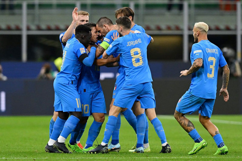 Soán ngôi đầu của Hungary, Italia giành vé dự bán kết Nations League