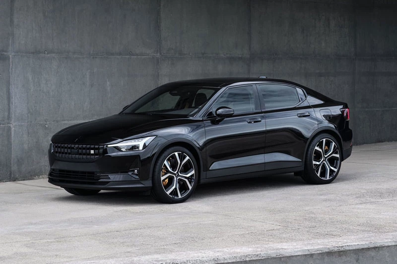 6. Polestar 2 (phạm vi hoạt động mỗi lần sạc đầy: 360 km). 