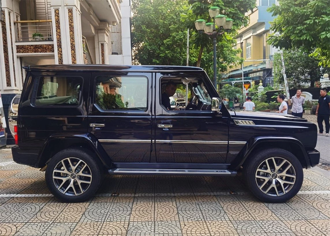Mercedes-Benz G-Class 'made in China' đầu tiên tại Việt Nam, giá chỉ hơn 1 tỷ đồng 193932