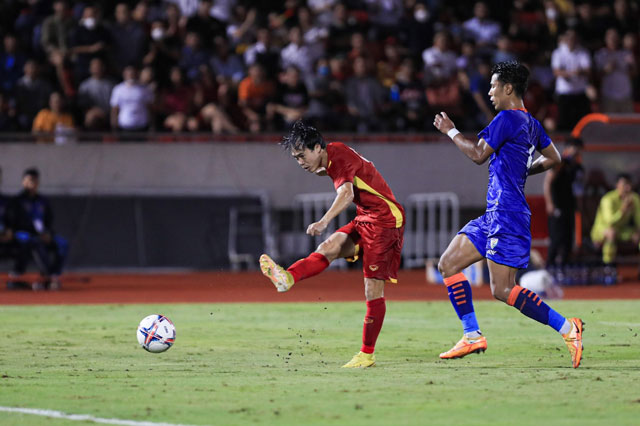 Văn Toàn nói gì khi giải cơn khát bàn thắng trong màu áo ĐT Việt Nam?