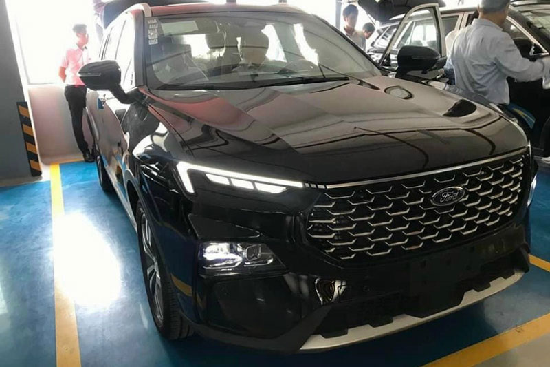 Ford Territory 2023 bị đại lý chào cọc “kèm lạc”, giao xe vào tháng 11