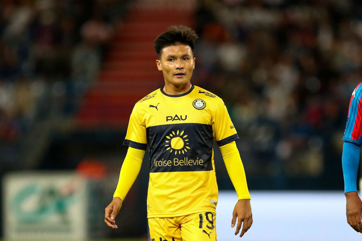 HLV Pau FC chỉ thẳng lý do Quang Hải bị 'ghẻ lạnh'